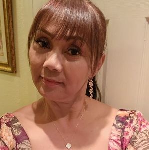 Meet your Posher, Cynthia